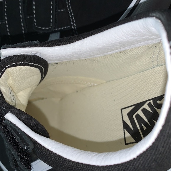 black and white vans - Picture 3 of 4